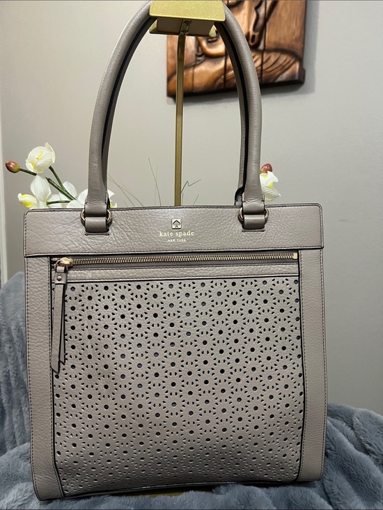 kate spade Handbags - Kate Spade Perri Lane Bubbles Beige Leather Tote EUC retail $478